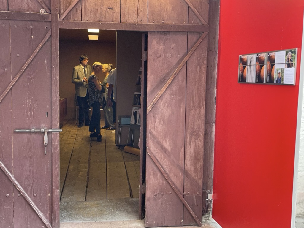 C779B601-5FA8-4BD7-BF77-636A18080A9A_1_105_c